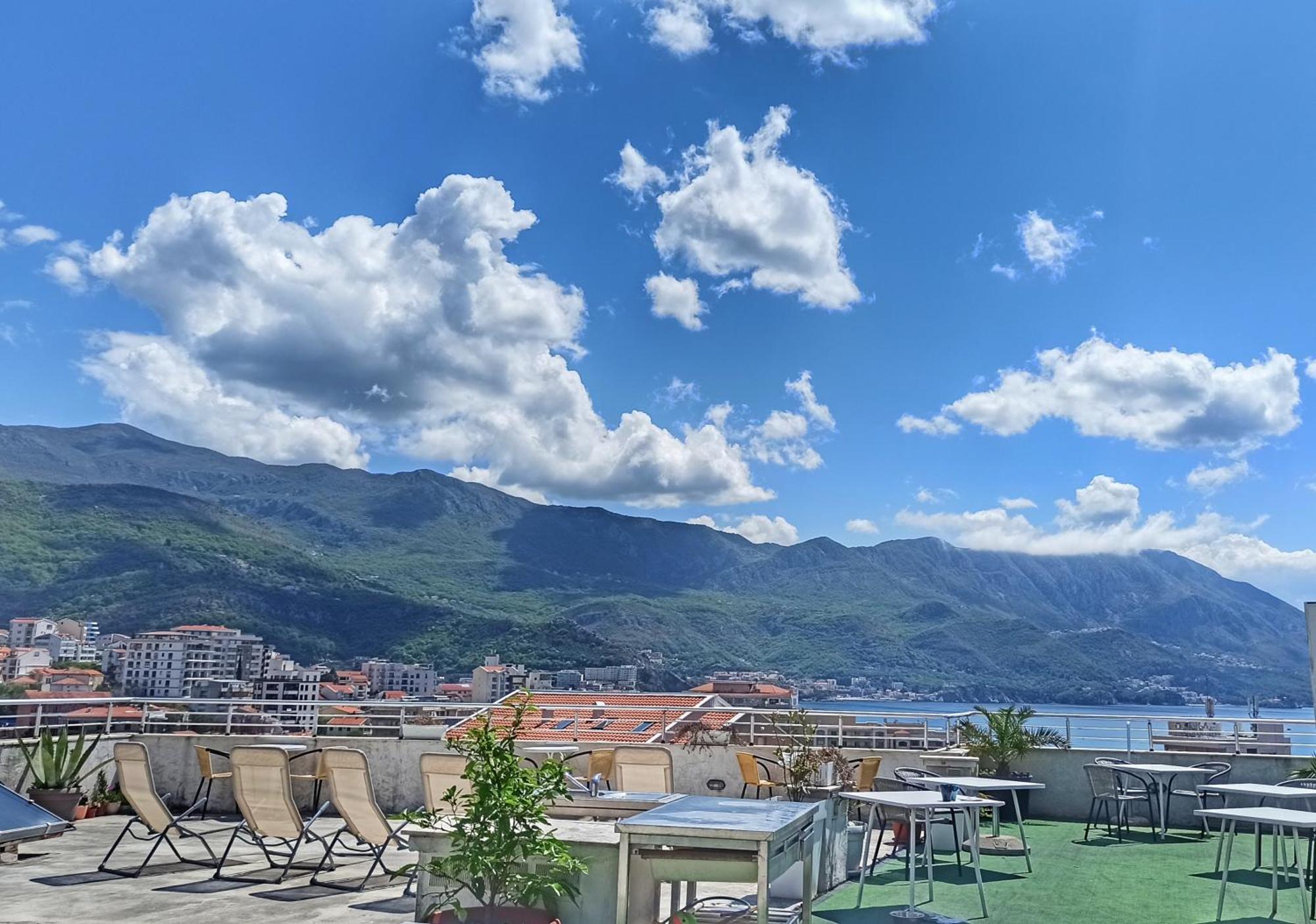 Apartments Mitende Budva Ngoại thất bức ảnh