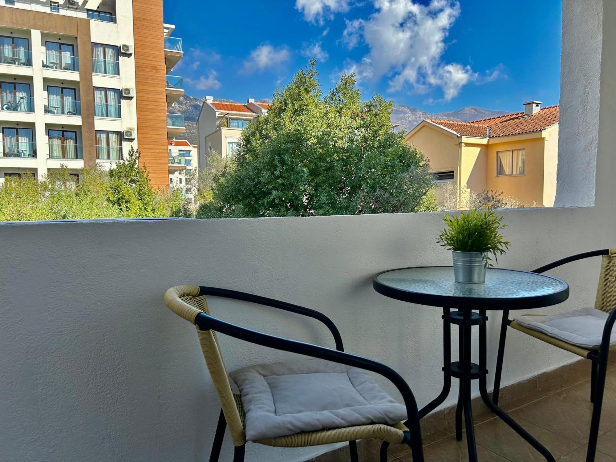 Apartments Mitende Budva Ngoại thất bức ảnh