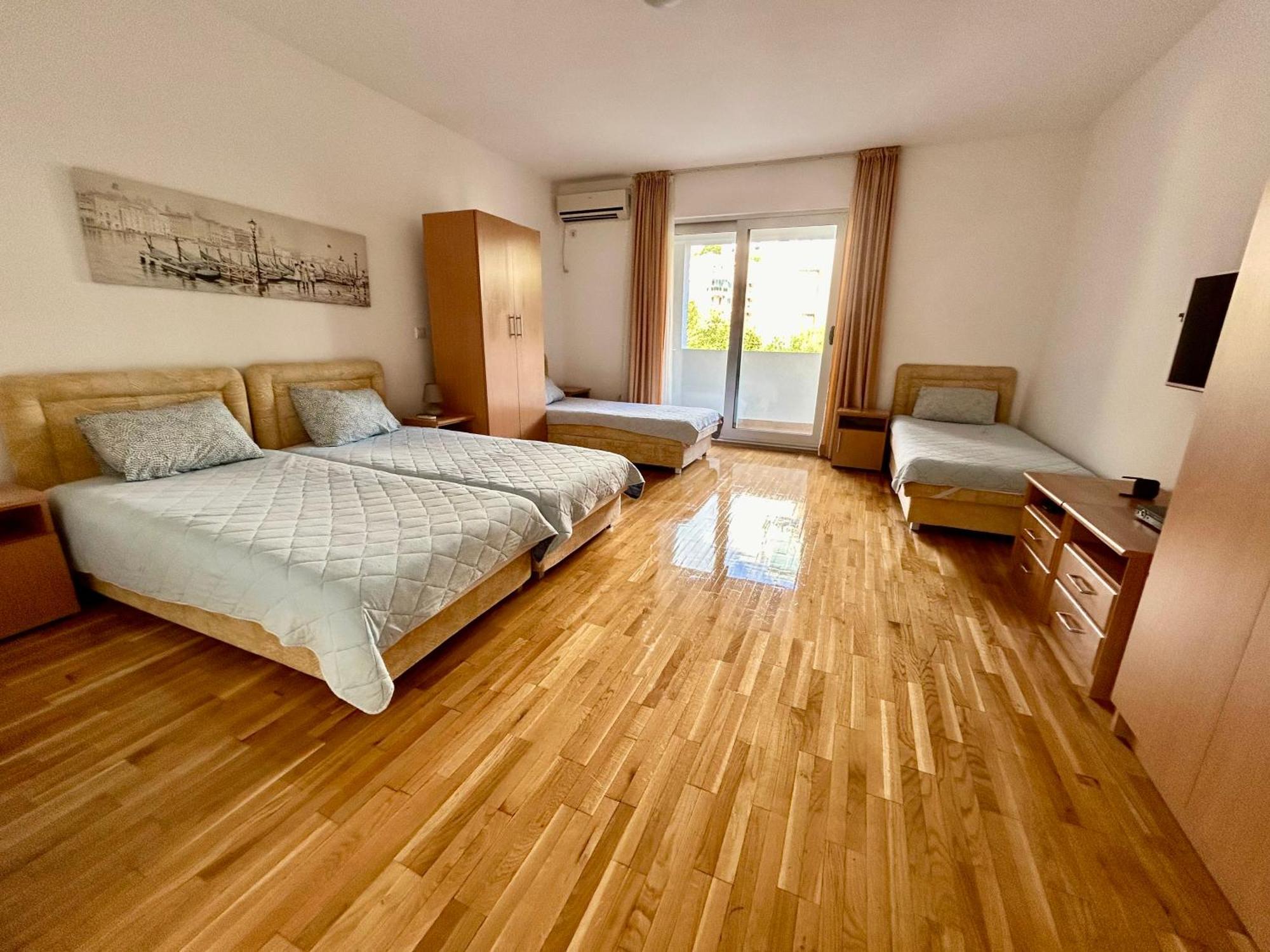 Apartments Mitende Budva Ngoại thất bức ảnh